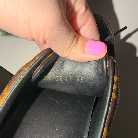 Louis Vuitton Brown Monogram Low-Top Sneakers - Picture 8 of 8